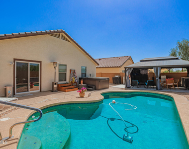 3032 W Red Fox Road - Photo Thumbnail 31