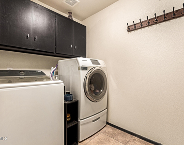 3032 W Red Fox Road - Photo Thumbnail 22