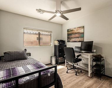 3032 W Red Fox Road - Photo Thumbnail 20