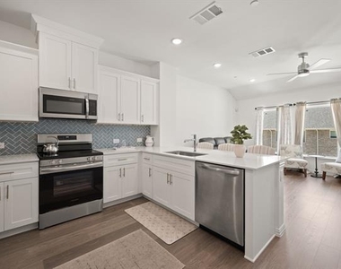 5243 Legacy Street - Photo Thumbnail 12