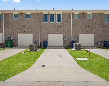 5243 Legacy Street - Photo Thumbnail 21