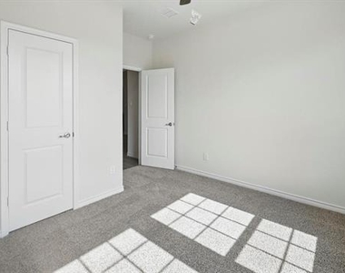 2112 Eugene Street - Photo Thumbnail 16
