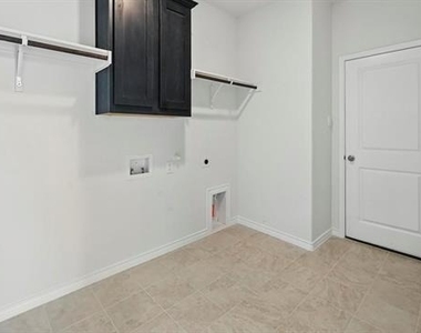 2112 Eugene Street - Photo Thumbnail 11