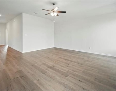 2112 Eugene Street - Photo Thumbnail 13