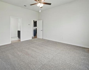 2112 Eugene Street - Photo Thumbnail 23