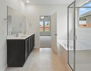 2112 Eugene Street - Photo Thumbnail 29