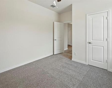2112 Eugene Street - Photo Thumbnail 20