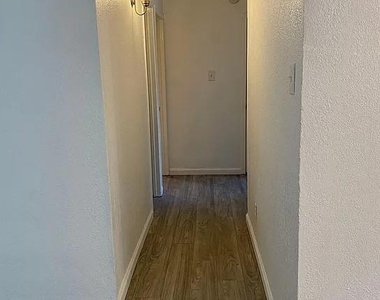 3501 Gatewood Lane - Photo Thumbnail 12