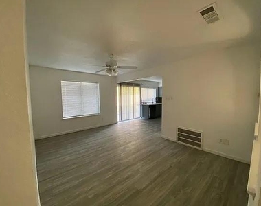 3501 Gatewood Lane - Photo Thumbnail 14