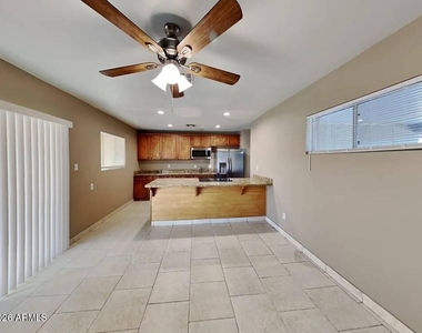 5047 W Tuckey Ln Way - Photo Thumbnail 4
