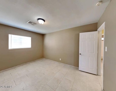 5047 W Tuckey Ln Way - Photo Thumbnail 5
