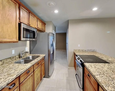 5047 W Tuckey Ln Way - Photo Thumbnail 2
