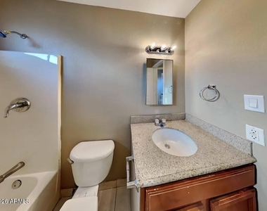5047 W Tuckey Ln Way - Photo Thumbnail 6
