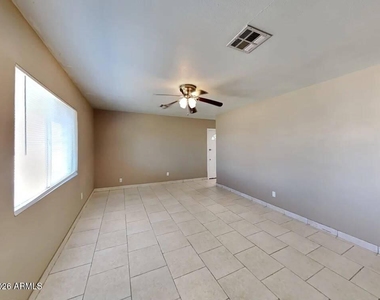 5047 W Tuckey Ln Way - Photo Thumbnail 7