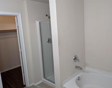 4525 Mountain Oak Street - Photo Thumbnail 15