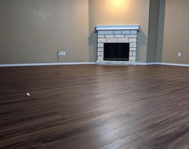 4525 Mountain Oak Street - Photo Thumbnail 10