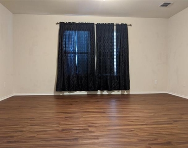4525 Mountain Oak Street - Photo Thumbnail 11