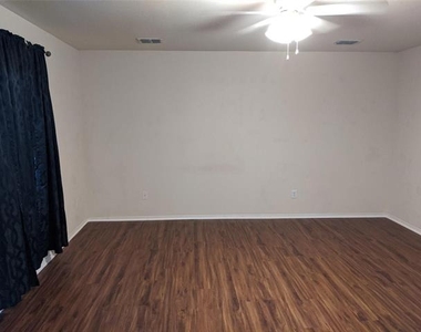 4525 Mountain Oak Street - Photo Thumbnail 12