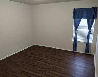 4525 Mountain Oak Street - Photo Thumbnail 20