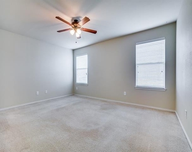 76 Daisy Drive - Photo Thumbnail 12