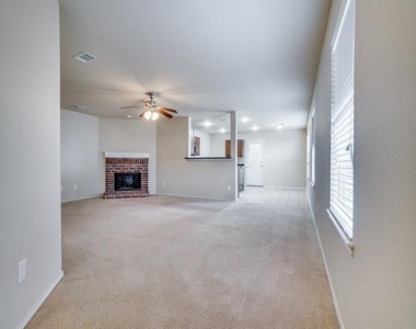 76 Daisy Drive - Photo Thumbnail 2