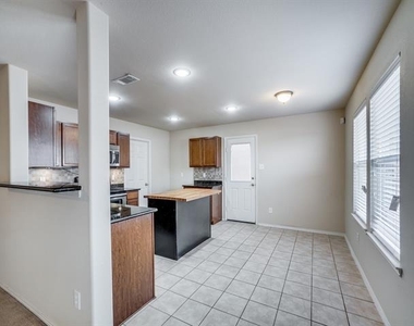 76 Daisy Drive - Photo Thumbnail 5