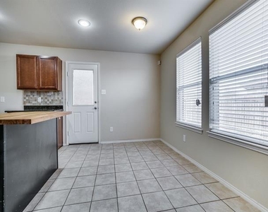 76 Daisy Drive - Photo Thumbnail 9