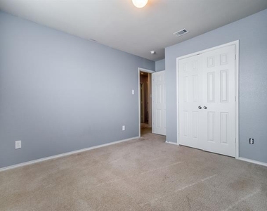 76 Daisy Drive - Photo Thumbnail 17