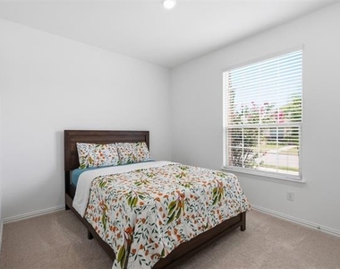 1121 Western Yarrow Avenue - Photo Thumbnail 5