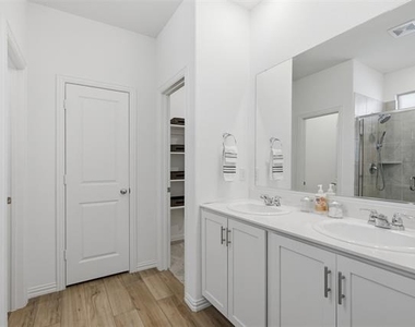 1121 Western Yarrow Avenue - Photo Thumbnail 19