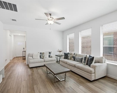 1121 Western Yarrow Avenue - Photo Thumbnail 11