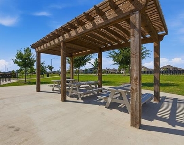 1121 Western Yarrow Avenue - Photo Thumbnail 27