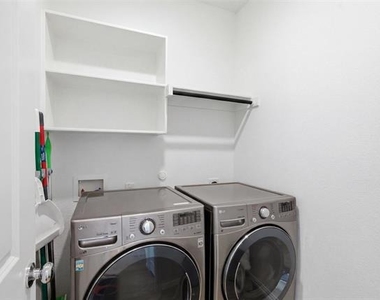 1121 Western Yarrow Avenue - Photo Thumbnail 9