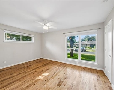2223 Freeland Way - Photo Thumbnail 4