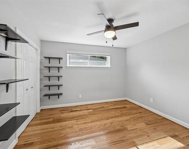 2223 Freeland Way - Photo Thumbnail 5