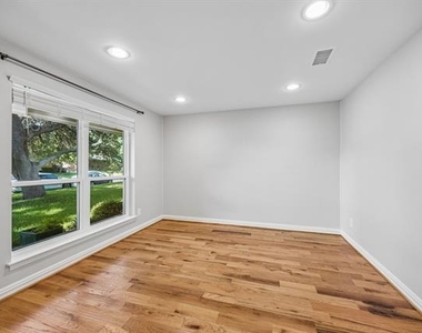 2223 Freeland Way - Photo Thumbnail 2