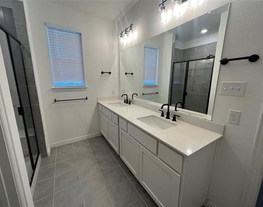 3306 Colorado Lane - Photo Thumbnail 6