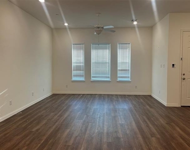 3306 Colorado Lane - Photo Thumbnail 1