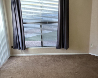 1800 W Elliot Road - Photo Thumbnail 16