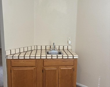 1800 W Elliot Road - Photo Thumbnail 4