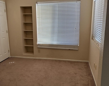 1800 W Elliot Road - Photo Thumbnail 2