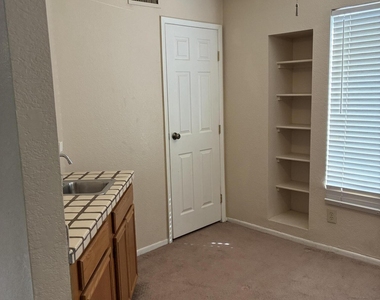 1800 W Elliot Road - Photo Thumbnail 3