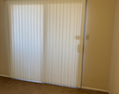 1800 W Elliot Road - Photo Thumbnail 10