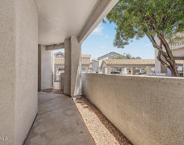 1800 W Elliot Road - Photo Thumbnail 5