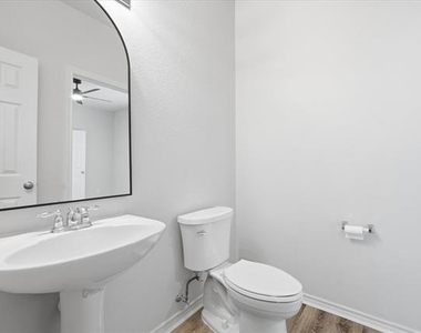 8401 Shakespeare Lane - Photo Thumbnail 15