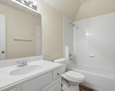 8401 Shakespeare Lane - Photo Thumbnail 17