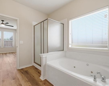 8401 Shakespeare Lane - Photo Thumbnail 11