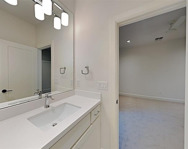 4417 Emerson Avenue - Photo Thumbnail 18