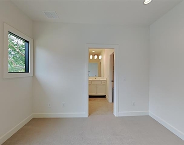 4417 Emerson Avenue - Photo Thumbnail 13
