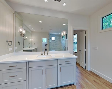 4417 Emerson Avenue - Photo Thumbnail 9